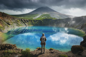 explorez l'incroyable lac d'altitude au cœur d'un volcan en auvergne. une expérience inédite vous attend dans ce trésor naturel, alliant paysages époustouflants et activités de plein air. partez à l'aventure et laissez-vous émerveiller par la beauté sauvage de la région!